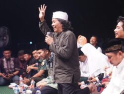 Emha Ainun Nadjib: Sosok Inspiratif  Penjaga Indonesia