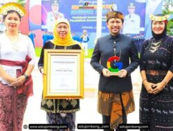 Google Menobatkan Jawa Timur sebagai Pelopor Digitalisasi Pendidikan, Gubernur Khofifah Terima Penghargaan di Peringatan Hardiknas 2025